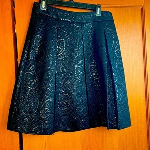 EUC black matte and shimmer patterned Banana Republic skirt (size 10).